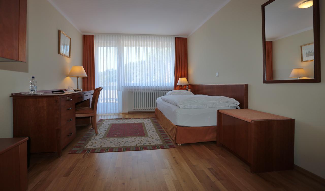 Hotel Am Rossberg Altenahr Exteriör bild